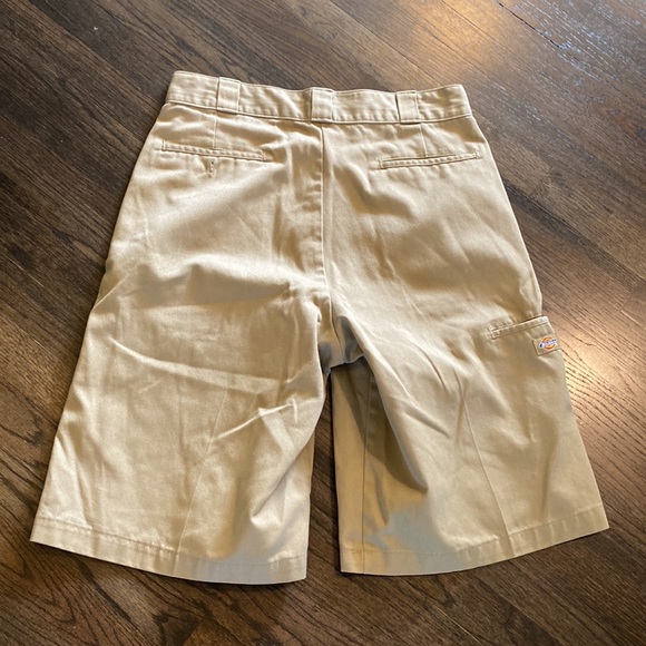 Dickies Khaki Shorts 34 VGUC - Picture 7 of 7